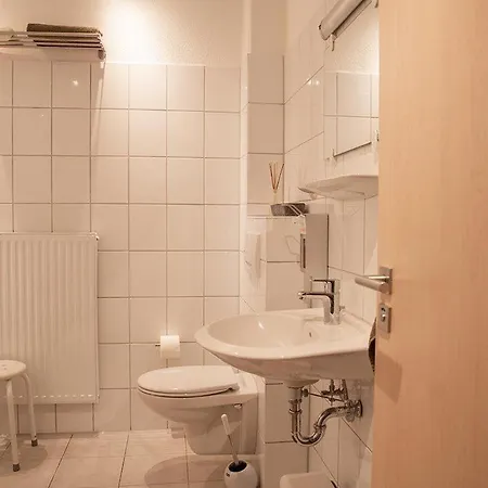 Ferienwohnung-maja-in-sassnitz-fuer-2-erwachsene-und-1-kind-oder-3-erwachsene Lejlighed Sassnitz